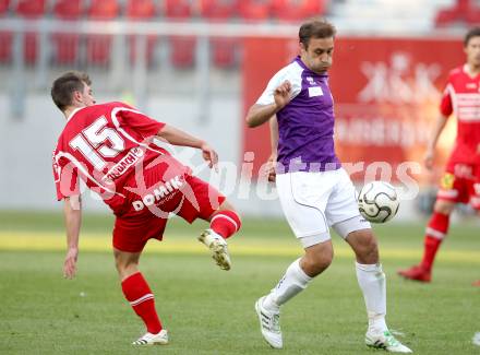 Fussball Regionalliga. SK Austria Klagenfurt gegen Gleinstaetten. Marco Reich, (Austria Klagenfurt), Lukas Goetz  (Gleinstaetten).  Klagenfurt, 15.5.2012
Foto: Kuess

---
pressefotos, pressefotografie, kuess, qs, qspictures, sport, bild, bilder, bilddatenbank