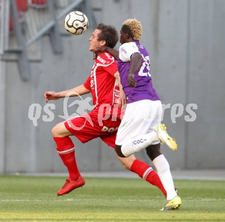 Fussball Regionalliga. SK Austria Klagenfurt gegen Gleinstaetten. Kevin Bangai,  (Austria Klagenfurt), Daniel Seiner (Gleinstaetten).  Klagenfurt, 15.5.2012
Foto: Kuess

---
pressefotos, pressefotografie, kuess, qs, qspictures, sport, bild, bilder, bilddatenbank
