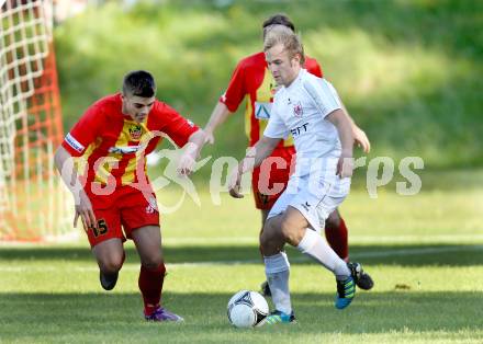 Fussball. Kaerntner Liga. Atus Ferlach gegen ATSV Wolfsberg. Martin Trattnig, (Ferlach), Alexander Kienleitner (Wolfsberg). Ferlach, 17.5.2012.
Foto. Kuess
---
pressefotos, pressefotografie, kuess, qs, qspictures, sport, bild, bilder, bilddatenbank