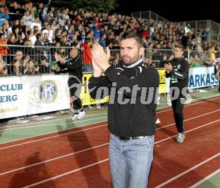 Fussball. Erste Liga.  WAC/St. Andrae gegen LASK Linz. Meisterfeier.  Nenad Bjelica, Fans. Wolfsberg, 18.5.2012. 
Foto: Kuess

---
pressefotos, pressefotografie, kuess, qs, qspictures, sport, bild, bilder, bilddatenbank