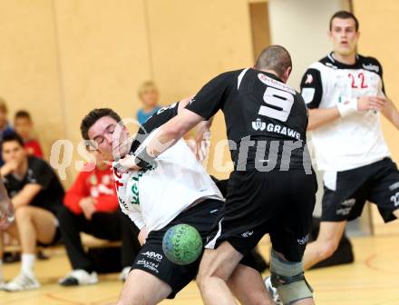 Handball Bundesliga. SC Ferlach gegen HCK 59. Miha Dobnik,  (Ferlach), Anton Praeprost (HCK). Ferlach, 19.5.2012.
Foto: Kuess
---
pressefotos, pressefotografie, kuess, qs, qspictures, sport, bild, bilder, bilddatenbank