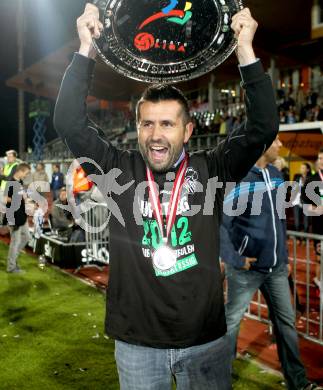 Fussball. Erste Liga.  WAC/St. Andrae gegen LASK Linz. Meisterfeier.  Nenad Bjelica. Wolfsberg, 18.5.2012. 
Foto: Kuess

---
pressefotos, pressefotografie, kuess, qs, qspictures, sport, bild, bilder, bilddatenbank