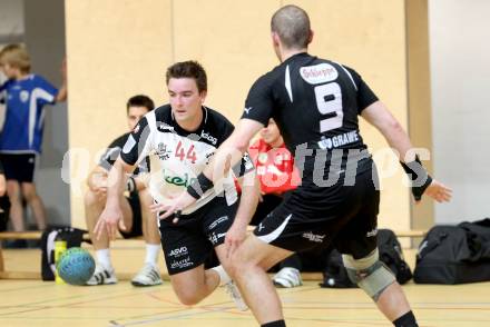 Handball Bundesliga. SC Ferlach gegen HCK 59. Miha Dobnik, (Ferlach), Anton Praeprost (HCK). Ferlach, 19.5.2012.
Foto: Kuess
---
pressefotos, pressefotografie, kuess, qs, qspictures, sport, bild, bilder, bilddatenbank
