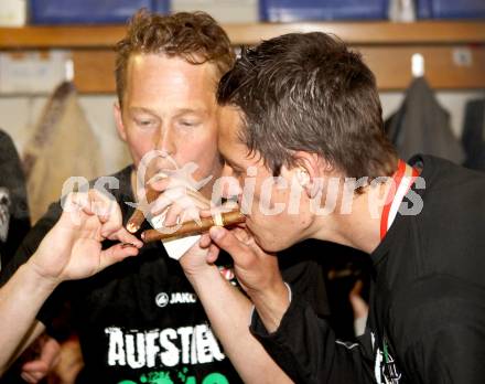 Fussball. Erste Liga.  WAC/St. Andrae gegen LASK Linz. Meisterfeier.  Christian Dobnik, Patrick Pfennich. Wolfsberg, 18.5.2012. 
Foto: Kuess

---
pressefotos, pressefotografie, kuess, qs, qspictures, sport, bild, bilder, bilddatenbank