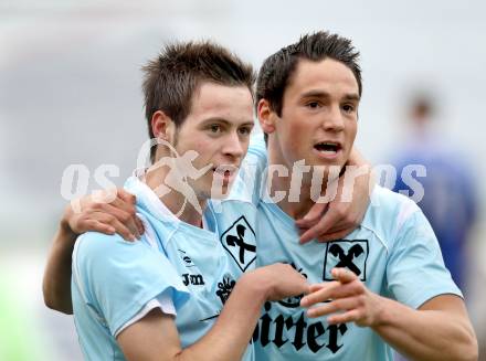 Fussball Kaerntner Liga. St. Veit gegen Treibach. Torjubel Kevin Waschauner, Sebastian Hertelt (St. Veit). St. Veit, am 16.5.2012.
Foto: Kuess
---
pressefotos, pressefotografie, kuess, qs, qspictures, sport, bild, bilder, bilddatenbank