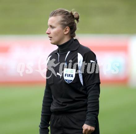 Fussball Kaerntner Liga. St. Veit gegen Treibach. Schiedsrichterin Senka Omerhodzic. St. Veit, am 16.5.2012.
Foto: Kuess
---
pressefotos, pressefotografie, kuess, qs, qspictures, sport, bild, bilder, bilddatenbank