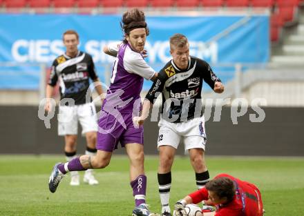 Fussball Regionalliga. SK Austria Klagenfurt gegen Allerheiligen. Alen Skoro, (Austria Klagenfurt), Andrej Prejac, Mario Rinnhofer  (Allerheiligen).  Klagenfurt, 24.5.2012
Foto: Kuess

---
pressefotos, pressefotografie, kuess, qs, qspictures, sport, bild, bilder, bilddatenbank