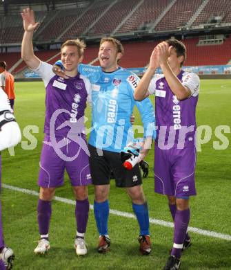 Fussball Regionalliga. SK Austria Klagenfurt gegen Allerheiligen. Jubel Peter Pucker, Alexander Schenk, Siegfried Rasswalder (Austria Klagenfurt).  Klagenfurt, 24.5.2012
Foto: Kuess

---
pressefotos, pressefotografie, kuess, qs, qspictures, sport, bild, bilder, bilddatenbank