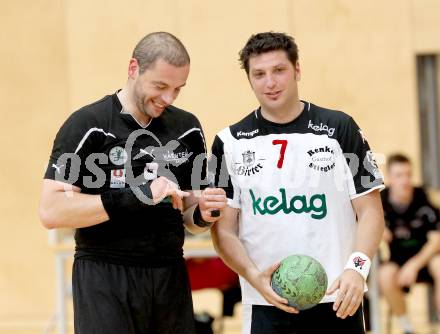 Handball Bundesliga. SC Ferlach gegen HCK 59. Christian Koschu, (Ferlach), Anton Praeprost (HCK). Ferlach, 19.5.2012.
Foto: Kuess
---
pressefotos, pressefotografie, kuess, qs, qspictures, sport, bild, bilder, bilddatenbank