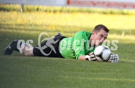 Fussball. Kaerntner Liga. Atus Ferlach gegen ATSV Wolfsberg. Christian Kanzian  (Ferlach). Ferlach, 17.5.2012.
Foto. Kuess
---
pressefotos, pressefotografie, kuess, qs, qspictures, sport, bild, bilder, bilddatenbank