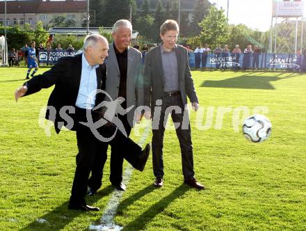 Fussball Regionalliga. SAK gegen VSV. Ankick durch Valentin Inzko, Reinhard Tellian Stadtrat Taschek. Klagenfurt, am 25.5.2012.
Foto: Kuess
---
pressefotos, pressefotografie, kuess, qs, qspictures, sport, bild, bilder, bilddatenbank