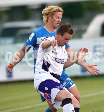 Fussball Regionalliga. SAK gegen VSV. Darijo Biscan (SAK), Johannes Isopp (VSV). Klagenfurt, am 25.5.2012.
Foto: Kuess
---
pressefotos, pressefotografie, kuess, qs, qspictures, sport, bild, bilder, bilddatenbank