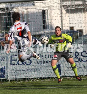 Fussball Regionalliga. SAK gegen VSV. Darjan Aleksic (SAK), Patrick Boeck (VSV). Klagenfurt, am 25.5.2012.
Foto: Kuess
---
pressefotos, pressefotografie, kuess, qs, qspictures, sport, bild, bilder, bilddatenbank