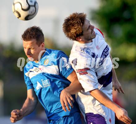 Fussball Regionalliga. SAK gegen VSV. Grega Triplat,  (SAK), Thomas Pirker (VSV). Klagenfurt, am 25.5.2012.
Foto: Kuess
---
pressefotos, pressefotografie, kuess, qs, qspictures, sport, bild, bilder, bilddatenbank