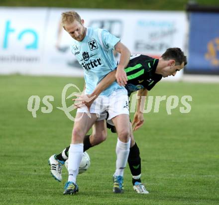 Fussball Kaerntner Liga. FC St. Veit gege Rapid Lienz. Raphael Groinig,  (St. Veit), Markus Koefele (Lienz). St. Veit, 26.5.2012.
Foto: Kuess
---
pressefotos, pressefotografie, kuess, qs, qspictures, sport, bild, bilder, bilddatenbank