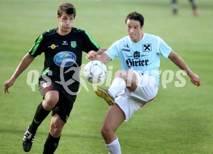 Fussball Kaerntner Liga. FC St. Veit gege Rapid Lienz. Sebastian Hertelt,  (St. Veit), Patrick Eder (Lienz). St. Veit, 26.5.2012.
Foto: Kuess
---
pressefotos, pressefotografie, kuess, qs, qspictures, sport, bild, bilder, bilddatenbank