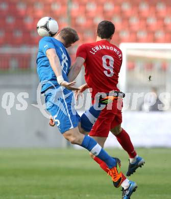 Fussball Laenderspiel. Woerthersee Stadion. Testspiel. Slowakei gegen Polen. Tomas Hubocan, (Slowakei), Robert Lewandowski (Polen). Klagenfurt, 26.5.2012
Foto: Kuess

---
pressefotos, pressefotografie, kuess, qs, qspictures, sport, bild, bilder, bilddatenbank