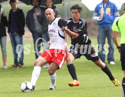 Fussball KFV Cup. SV Kraig gegen SV Spittal/Drau. Rene Hohlmann (Kraig), Senad Tiganj (Spittal). Kraig, am 28.5.2012.
Foto: Kuess
---
pressefotos, pressefotografie, kuess, qs, qspictures, sport, bild, bilder, bilddatenbank