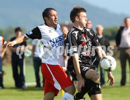 Fussball KFV Cup. SV Kraig gegen SV Spittal/Drau. Daniel Kurz (Kraig), Juergen Pichorner (Spittal). Kraig, am 28.5.2012.
Foto: Kuess
---
pressefotos, pressefotografie, kuess, qs, qspictures, sport, bild, bilder, bilddatenbank