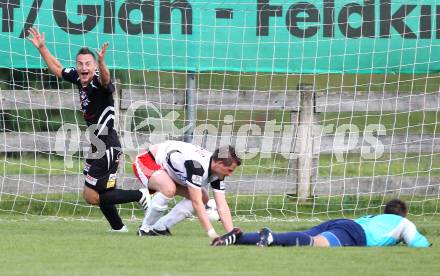 Fussball KFV Cup. SV Kraig gegen SV Spittal/Drau. Torjubel Werner Hofmeister (Kraig). Kraig, am 28.5.2012.
Foto: Kuess
---
pressefotos, pressefotografie, kuess, qs, qspictures, sport, bild, bilder, bilddatenbank