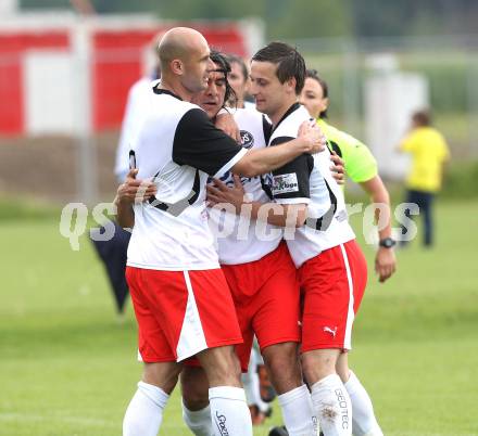 Fussball KFV Cup. SV Kraig gegen SV Spittal/Drau. Torjubel (Spittal). Kraig, am 28.5.2012.
Foto: Kuess
---
pressefotos, pressefotografie, kuess, qs, qspictures, sport, bild, bilder, bilddatenbank
