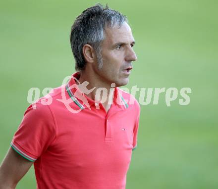 Fussball Kaerntner Liga. FC St. Veit gege Rapid Lienz. Trainer Bernhard Hanser (Lienz). St. Veit, 26.5.2012.
Foto: Kuess
---
pressefotos, pressefotografie, kuess, qs, qspictures, sport, bild, bilder, bilddatenbank