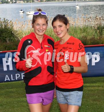 Triathlon Pressekonferenz. Alina Hambrusch, Lisa Perterer. Poertschach, am 1.6.2012.
Foto: Kuess
---
pressefotos, pressefotografie, kuess, qs, qspictures, sport, bild, bilder, bilddatenbank