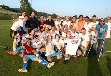 Fussball. 2. Klasse B. Koestenberg gegen Drautal. Jubel Koestenberg. Koestenberg, 3.6.2012. 
Foto: Kuess
---
pressefotos, pressefotografie, kuess, qs, qspictures, sport, bild, bilder, bilddatenbank