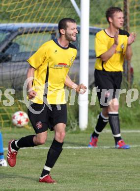 Fussball. 2. Klasse B. Koestenberg gegen Drautal. Jubel Kukic Semir (Drautal). Koestenberg, 3.6.2012. 
Foto: Kuess
---
pressefotos, pressefotografie, kuess, qs, qspictures, sport, bild, bilder, bilddatenbank
