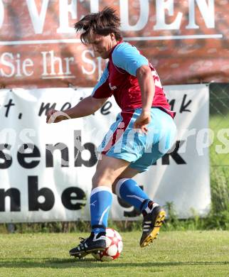 Fussball. 2. Klasse B. Koestenberg gegen Drautal. Pinter Manuel (Koestenberg). Koestenberg, 3.6.2012. 
Foto: Kuess
---
pressefotos, pressefotografie, kuess, qs, qspictures, sport, bild, bilder, bilddatenbank