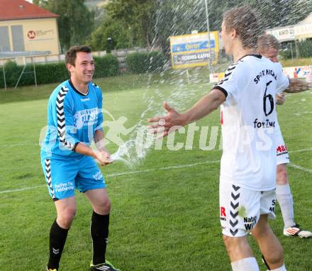 Fussball Kaerntner Liga. ATSV Wolfsberg gegen Feldkirchen SV. Jubel  Thamer Hans Joachim (Feldkirchen).  Wolfsberg 8.6.2012
Foto: Kuess

---
pressefotos, pressefotografie, kuess, qs, qspictures, sport, bild, bilder, bilddatenbank