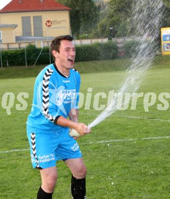 Fussball Kaerntner Liga. ATSV Wolfsberg gegen Feldkirchen SV. Jubel Thamer Hans Joachim  (Feldkirchen).  Wolfsberg 8.6.2012
Foto: Kuess

---
pressefotos, pressefotografie, kuess, qs, qspictures, sport, bild, bilder, bilddatenbank
