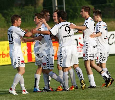 Fussball Kaerntner Liga. ATSV Wolfsberg gegen Feldkirchen SV. Torjubel  (Feldkirchen).  Wolfsberg 8.6.2012
Foto: Kuess

---
pressefotos, pressefotografie, kuess, qs, qspictures, sport, bild, bilder, bilddatenbank
