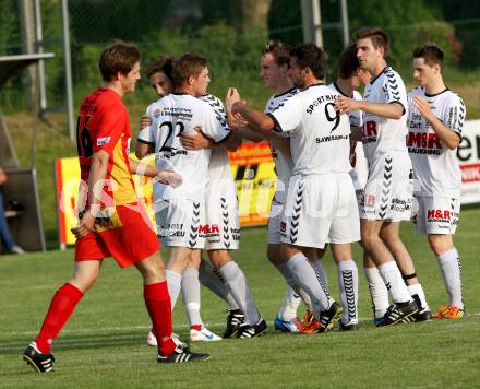 Fussball Kaerntner Liga. ATSV Wolfsberg gegen Feldkirchen SV. Torjubel   (Feldkirchen).  Wolfsberg 8.6.2012
Foto: Kuess

---
pressefotos, pressefotografie, kuess, qs, qspictures, sport, bild, bilder, bilddatenbank