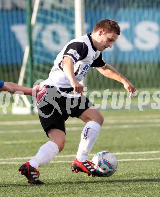 Fussball Kaerntner Liga. Spittal/Drau gegem Drautal. Manuel Plattner (Spittal).  Spittal 8.6.2012
Foto: Kuess

---
pressefotos, pressefotografie, kuess, qs, qspictures, sport, bild, bilder, bilddatenbank