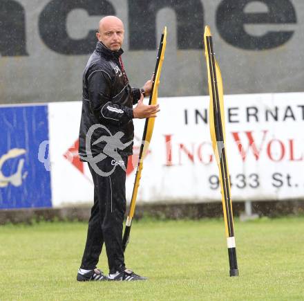 Fussball Bundesliga. Training SK WAC/St. Andrae. Co-Trainer Slobodan Grubor. St. Andrae, am 12.6.2012.
Foto: Kuess
---
pressefotos, pressefotografie, kuess, qs, qspictures, sport, bild, bilder, bilddatenbank