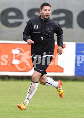 Fussball Bundesliga. Training SK WAC/St. Andrae. Ruben Rivera Carrol. St. Andrae, am 12.6.2012.
Foto: Kuess
---
pressefotos, pressefotografie, kuess, qs, qspictures, sport, bild, bilder, bilddatenbank