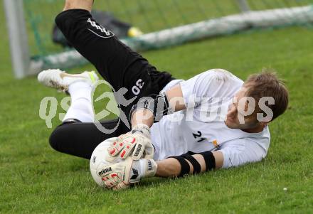 Fussball Bundesliga. Trainingsbeginn SK WAC/St. Andrae. Marco Knaller. St. Andrae, 12.6.2012.
Foto: Kuess
---
pressefotos, pressefotografie, kuess, qs, qspictures, sport, bild, bilder, bilddatenbank