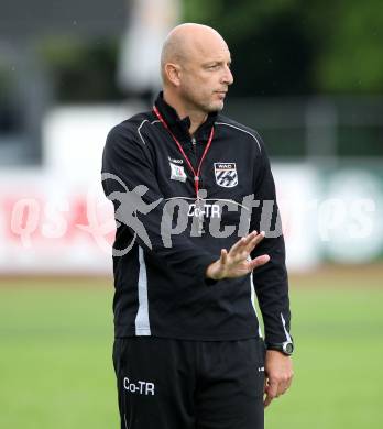 Fussball Bundesliga. Trainingsbeginn SK WAC/St. Andrae. Co-Trainer Slobodan Grubor. St. Andrae, 12.6.2012.
Foto: Kuess
---
pressefotos, pressefotografie, kuess, qs, qspictures, sport, bild, bilder, bilddatenbank