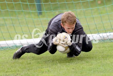 Fussball Bundesliga. Trainingsbeginn SK WAC/St. Andrae. Christian Dobnik. St. Andrae, 12.6.2012.
Foto: Kuess
---
pressefotos, pressefotografie, kuess, qs, qspictures, sport, bild, bilder, bilddatenbank