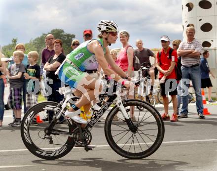 Triathlon 5150 Klagenfurt. Simone Fuernkranz (AUT). Klagenfurt, 10.6.2012.
Foto: Kuess
---
pressefotos, pressefotografie, kuess, qs, qspictures, sport, bild, bilder, bilddatenbank