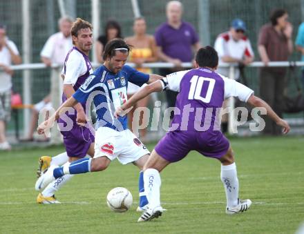Fussball Testspiel. RZ Pellets WAC gegen SK Austria Klagenfurt. Sandro Zakany (WAC), Marc Sand, Almedin Hota (Austria). Welzenegg, am 16.6.2012.
Foto: Kuess
---
pressefotos, pressefotografie, kuess, qs, qspictures, sport, bild, bilder, bilddatenbank