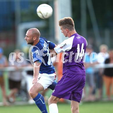 Fussball Testspiel. RZ Pellets WAC gegen SK Austria Klagenfurt. Stephan Stueckler (WAC), Leininger (Austria). Welzenegg, am 16.6.2012.
Foto: Kuess
---
pressefotos, pressefotografie, kuess, qs, qspictures, sport, bild, bilder, bilddatenbank