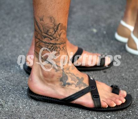 Fussball. Bundesliga. WAC/St. Andrae. Solano, Tatoo, Fuss. Klagenfurt, 19.6.2012.
Foto: Kuess
---
pressefotos, pressefotografie, kuess, qs, qspictures, sport, bild, bilder, bilddatenbank