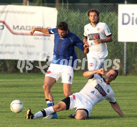 Fussball Testspiel. RZ Pellets WAC gegen VSV.  Ruben Rivera (WAC), Thomas Pirker (VSV). Woelfnitz, am 29.6.2012.
Foto: Kuess
---
pressefotos, pressefotografie, kuess, qs, qspictures, sport, bild, bilder, bilddatenbank