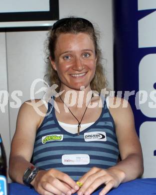 Ironman Austria 2012. Pressekonferenz. Simone Helfenschneider-Ofner. Klagenfurt, 29.6.2012.
Foto: Kuess
---
pressefotos, pressefotografie, kuess, qs, qspictures, sport, bild, bilder, bilddatenbank