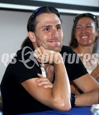 Ironman Austria 2012. Pressekonferenz. Faris Al-Sultan. Klagenfurt, 29.6.2012.
Foto: Kuess
---
pressefotos, pressefotografie, kuess, qs, qspictures, sport, bild, bilder, bilddatenbank
