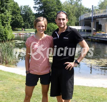 Ironman Austria 2012. Pressekonferenz. Faris Al-Sultan, Linsey Corbin. Klagenfurt, 29.6.2012.
Foto: Kuess


---
pressefotos, pressefotografie, kuess, qs, qspictures, sport, bild, bilder, bilddatenbank