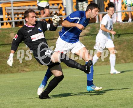 Fussball. Testspiel WAC gegen Nova Gorica. Ruben Rivera (WAC), Vasja SIMCIC (Nova Gorica). Ludmannsdorf, 7.7.2012.
Foto: Kuess
---
pressefotos, pressefotografie, kuess, qs, qspictures, sport, bild, bilder, bilddatenbank