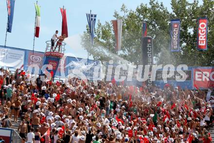 Beachvolleyball Grand Slam. Fans. Klagenfurt, 20.7.2012
Foto: Kuess

---
pressefotos, pressefotografie, kuess, qs, qspictures, sport, bild, bilder, bilddatenbank